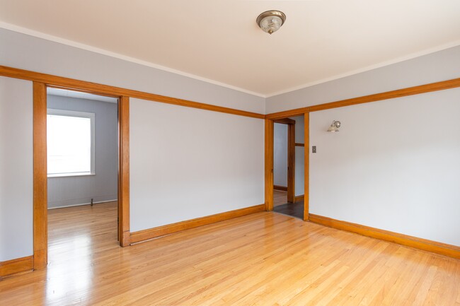 Building Photo - 2431 N Linder Ave