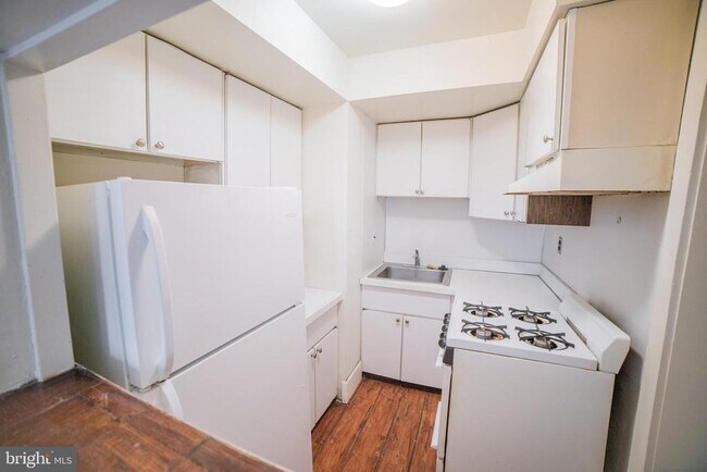 Foto del edificio - 1021 Clinton St