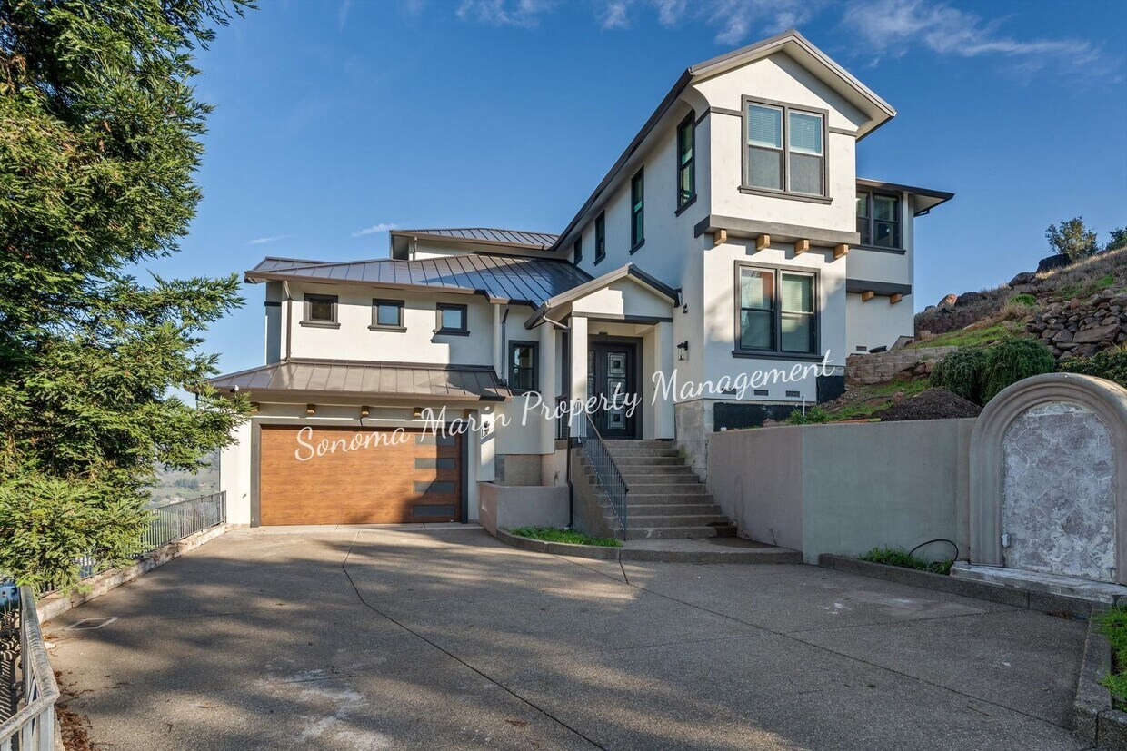 Foto principal - ~Luxury Brand-New Fountaingrove Home with Exceptional Views~