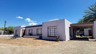 Building Photo - 1308 E Blacklidge Dr