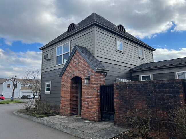 Photo - *** 1/2 MONTH FREE & FREE APPLICATION FEE ... House