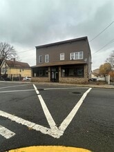 Building Photo - 1524 Union Turnpike