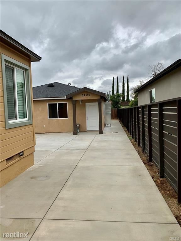 Foto principal - 3 br, 3 bath Duplex - 8420 Sheffield Rd