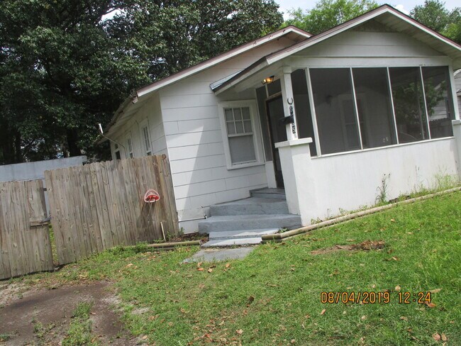 Building Photo - 5435 Alta St