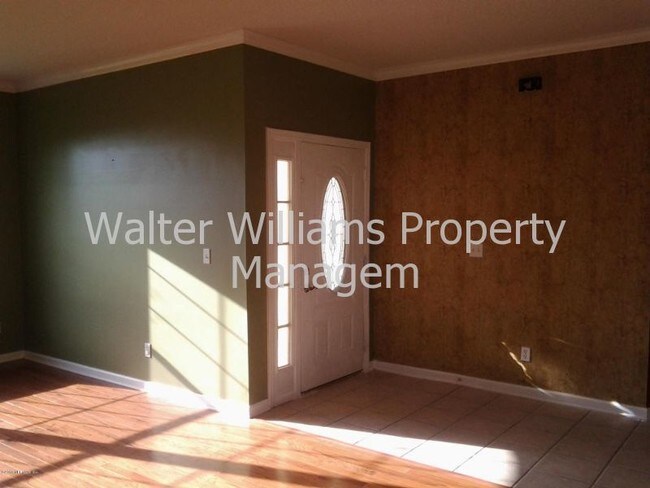 Building Photo - 10753 Long Cove Ct