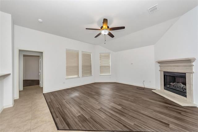 Building Photo - 10209 Fossil Valley Dr