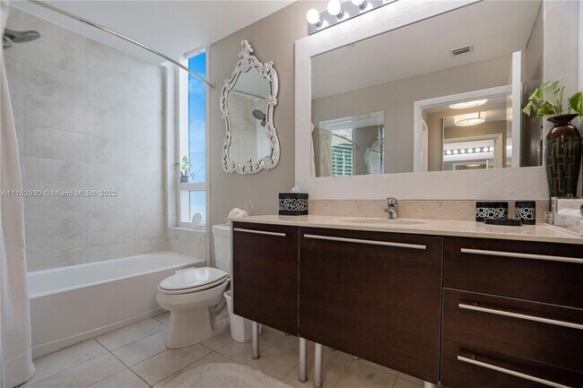 Foto del edificio - 1900 N Bayshore Dr