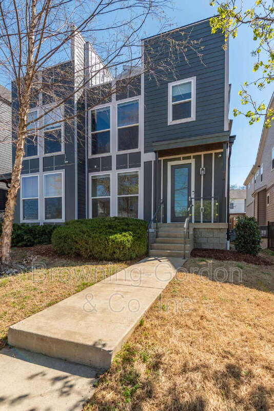 Building Photo - 1426 15th Ave S