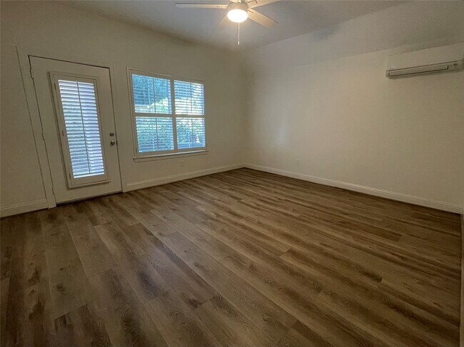 Foto del edificio - 5609 Lacy St