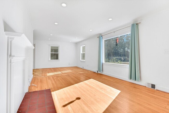 Foto del edificio - Charming Ranch in Chapel Hill!