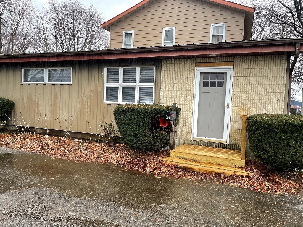 Primary Photo - 1214 Hartt Rd