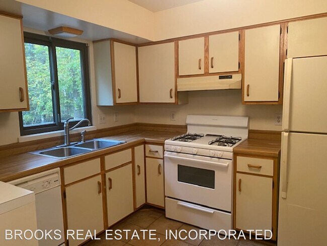 Building Photo - 3 br, 2 bath House - 116 Sharps Road