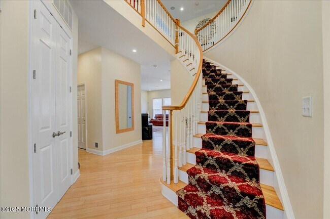 Building Photo - 11 Rockspray Ct