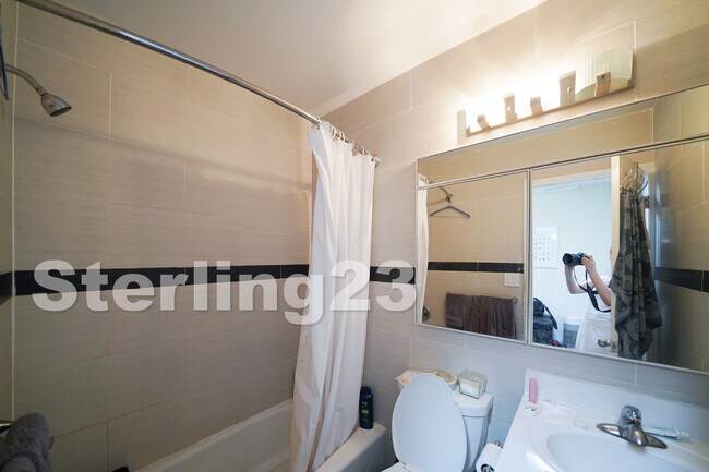 Foto del edificio - 2233 24th St