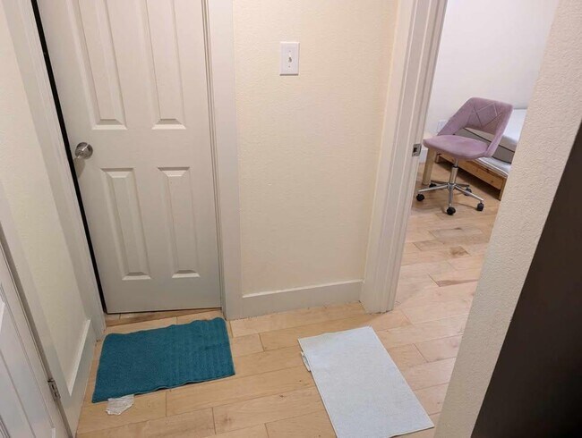 Foto del edificio - 909 Reinli St