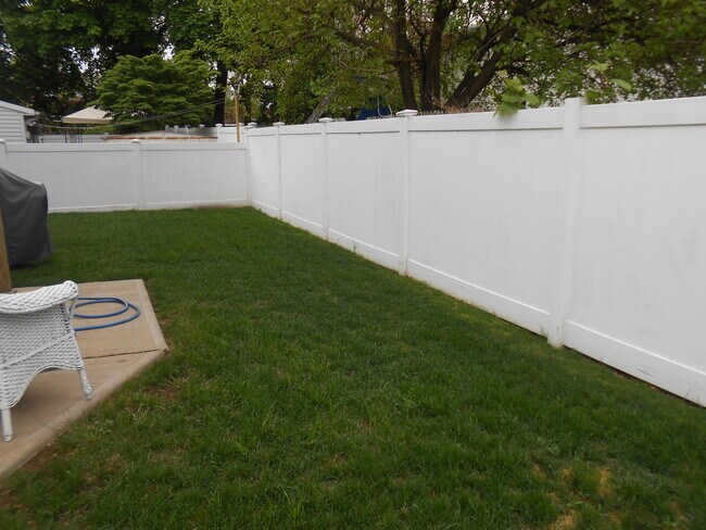 Foto del edificio - 6 Corchaug Ave