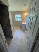 Building Photo - 5006 Ridgeway Dr