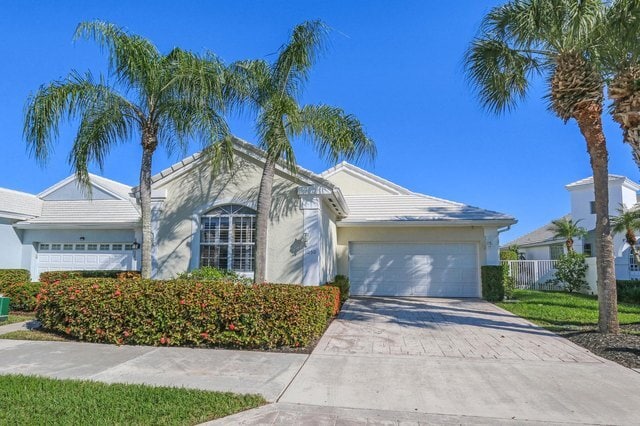 Foto del edificio - 1050 Lytham Ct