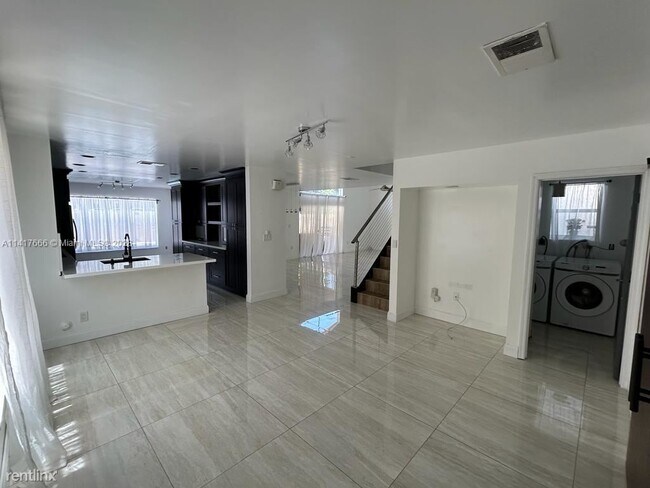 Building Photo - 4 br, 2.5 bath House - 13405 SW 144th Ter