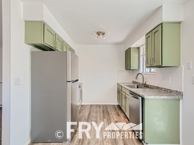 Foto del edificio - Updated large 2bed/1bath