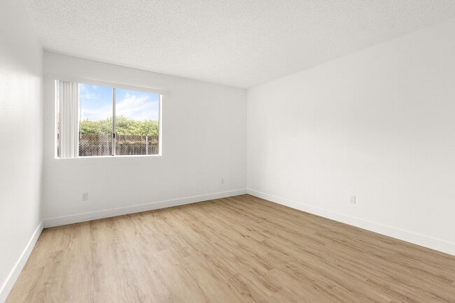 Building Photo - Terre at Canyon