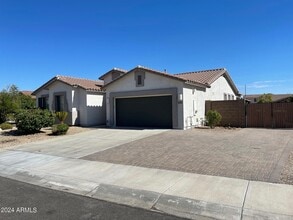 Building Photo - 7807 W Quail Ave