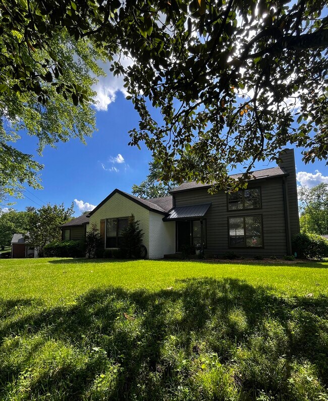 Building Photo - 5901 New Hope Ct