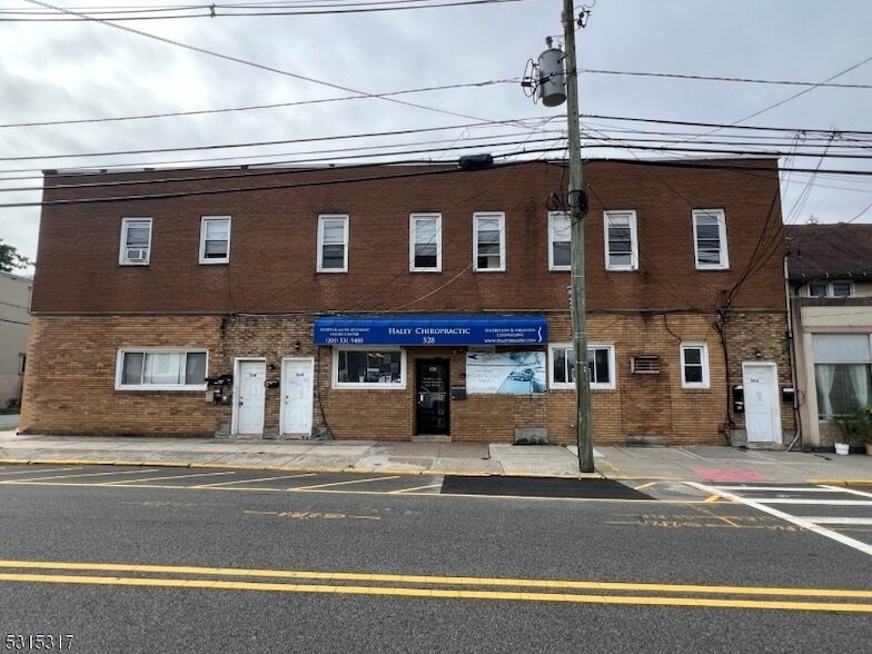 Primary Photo - 526 Valley Brook Ave