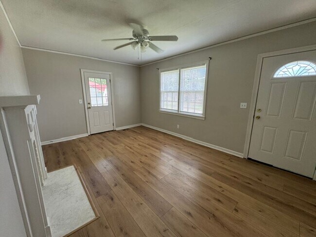 Building Photo - 245 Beechwood Cir