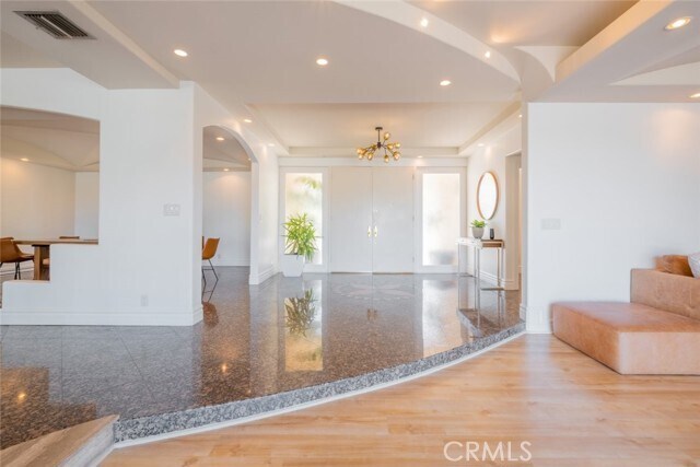 Building Photo - 4321 Clear Valley Dr