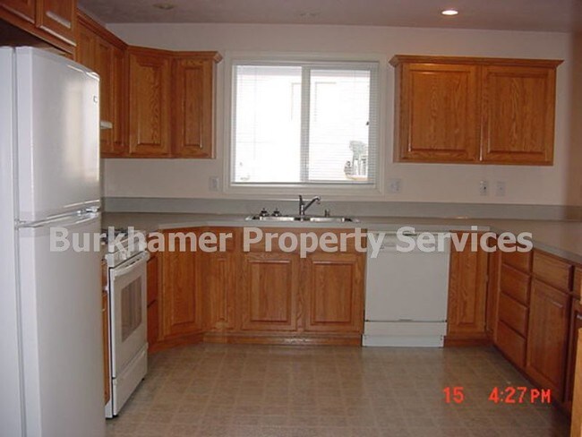 Foto del edificio - 515 N River St
