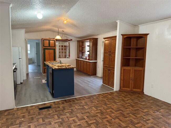 Foto del edificio - 27614 Southland Dr