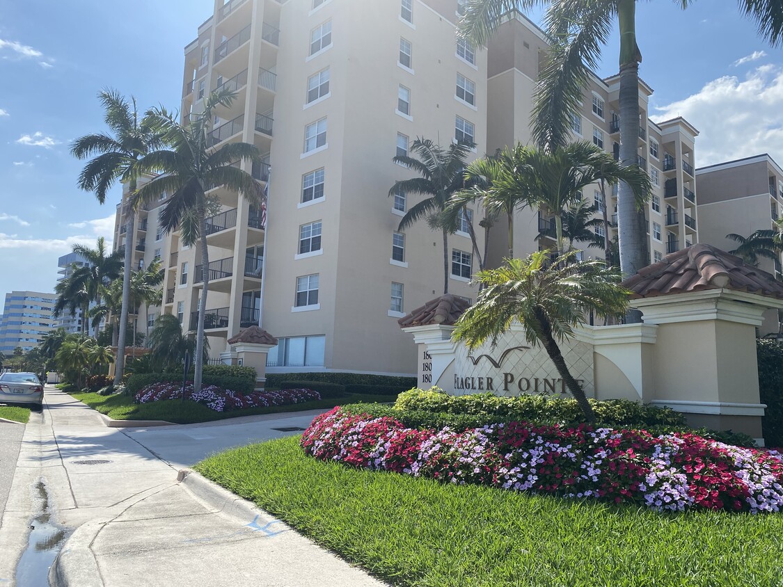 Primary Photo - 1805 N Flagler Dr