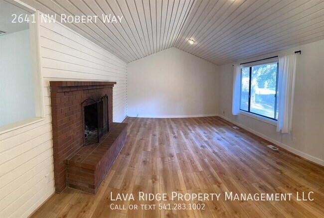 Building Photo - 2641 NW Robert Way