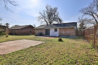 Building Photo - 9834 Denning Dr