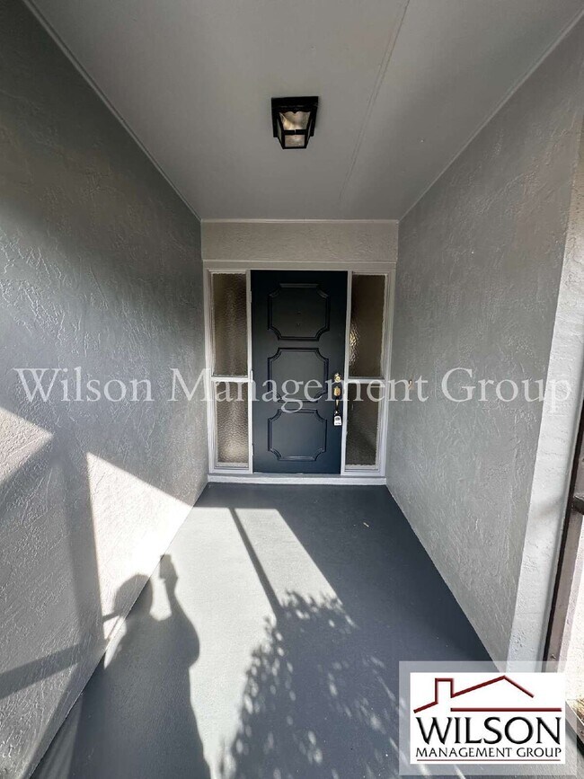 Foto del edificio - 2847 Bermuda Ave N