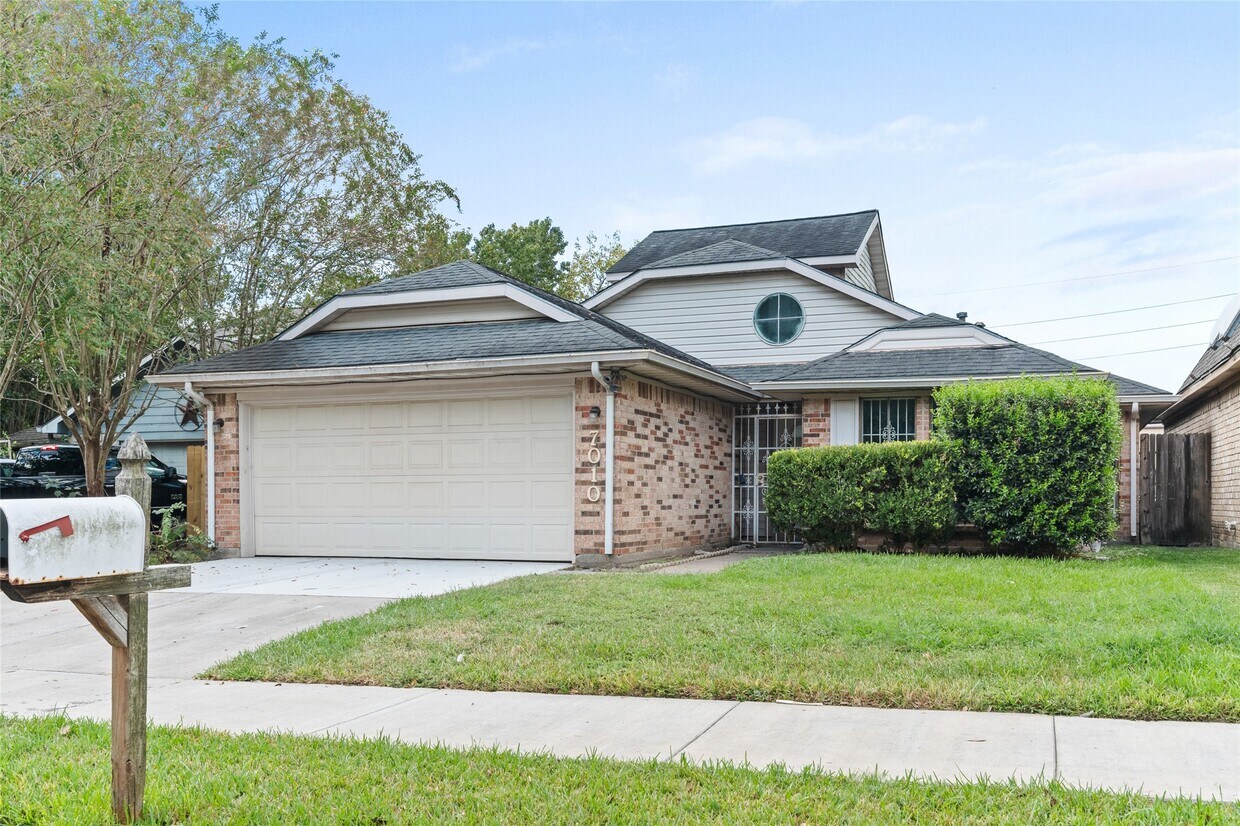 Foto principal - 7010 Cape Forward Dr