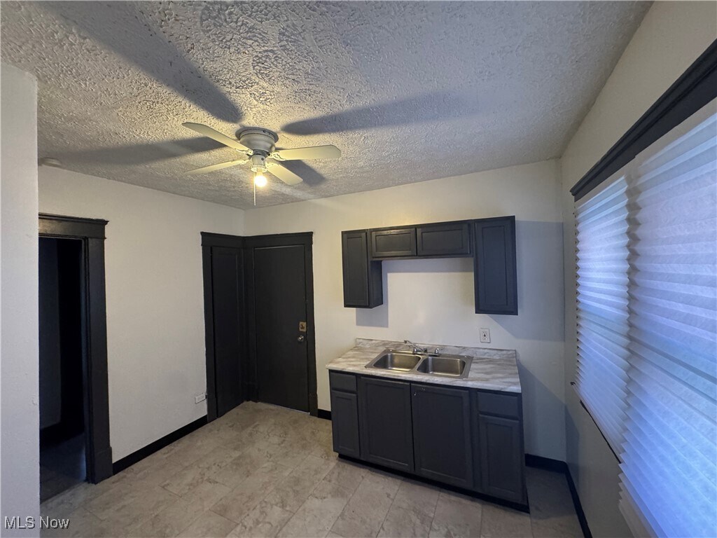 1092 E 143rd St Cleveland, OH 44110 – photo 4