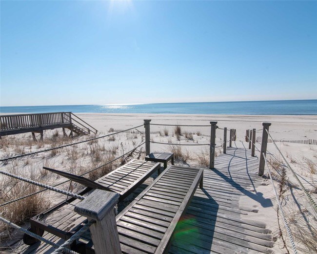 Building Photo - 783 Dune Rd