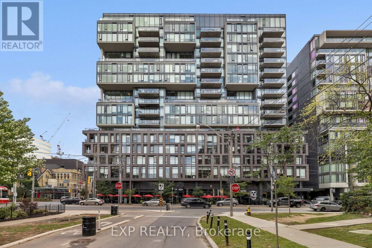 Primary Photo - 111-1111 Bathurst St