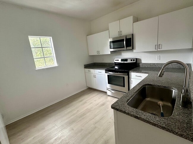 Building Photo - 132 Vista Verdi Cir