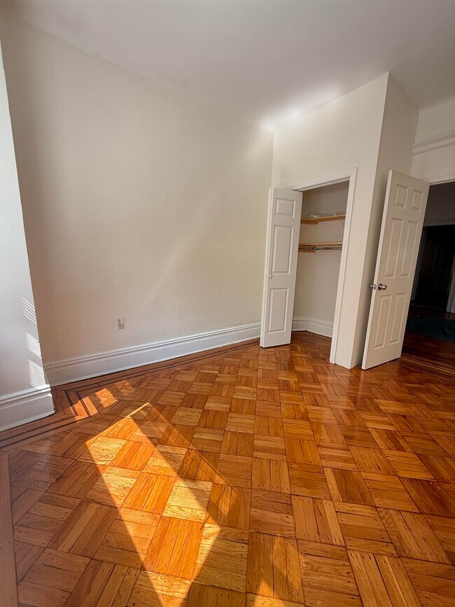 Foto del edificio - 95 Rutgers Ave
