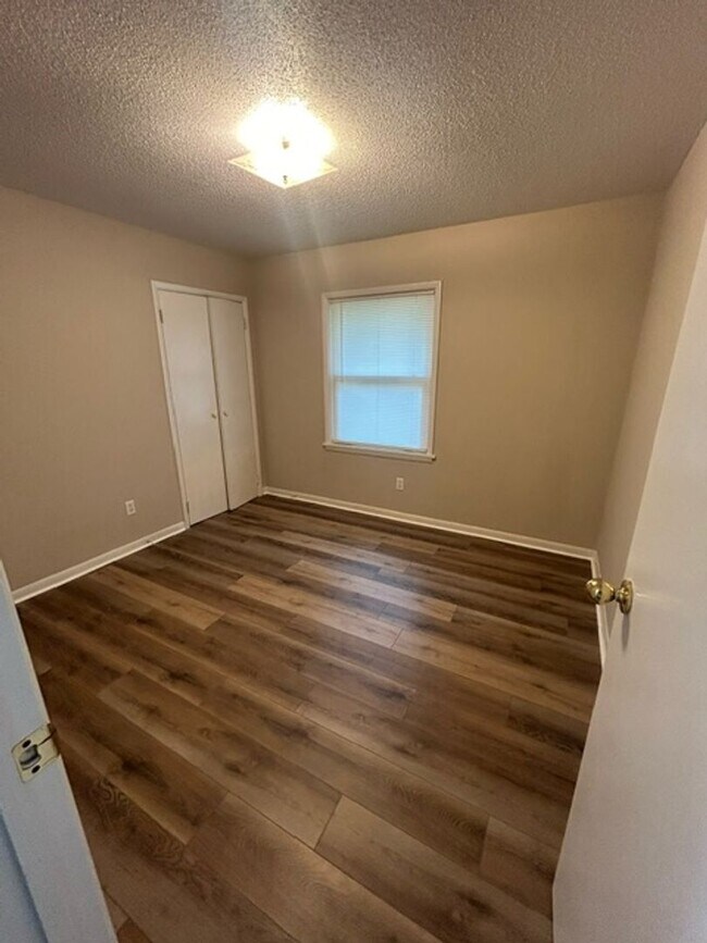 Building Photo - 306 Lanier Rd