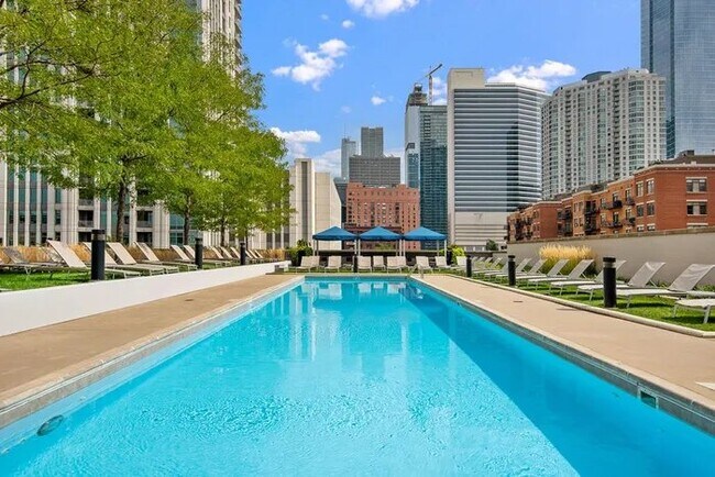 Foto del edificio - 350 N Desplaines St