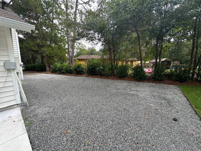 Foto del edificio - Completely Remodeled Ranch Style Home in t...