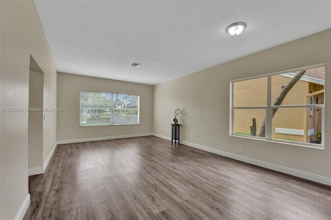 Building Photo - 1224 Sussex St