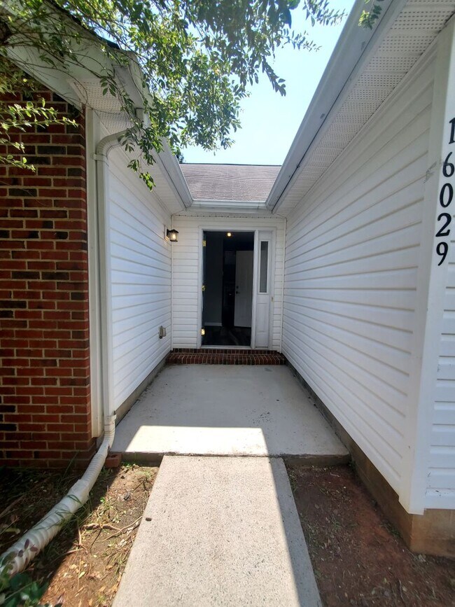 Foto del edificio - Coming Soon!! Beautiful Home Available for...