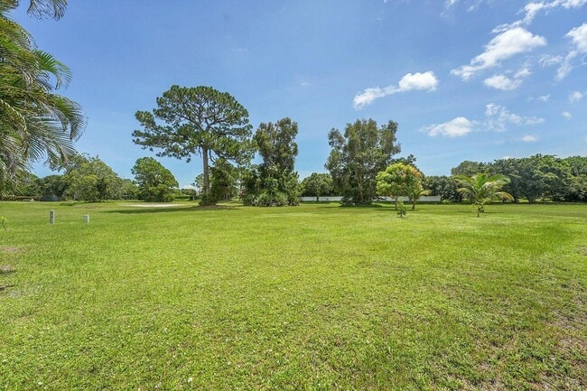 Building Photo - 2073 SE Talwood Ln
