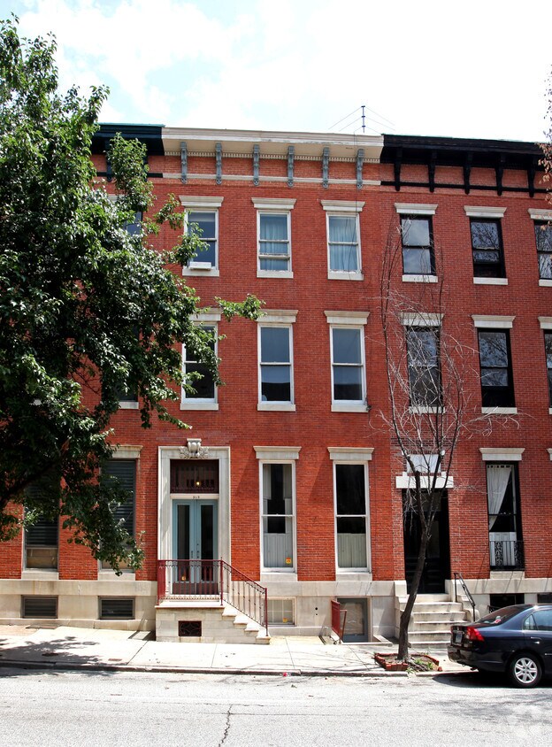 Building Photo - 919 St Paul St
