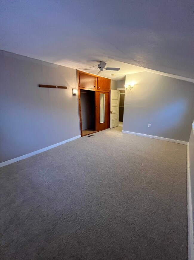Building Photo - 522 Grandview Ave